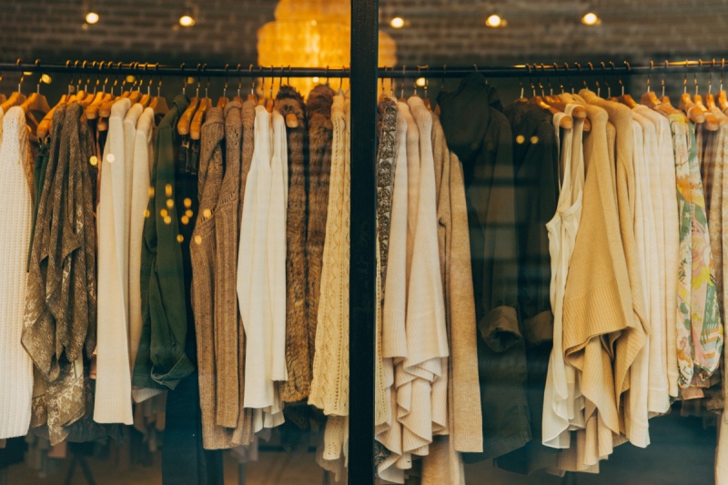 magasin-ASPREMONT-min_clothe_fashion_store_shop_window_store_front-21277